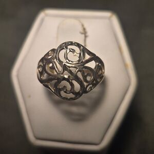 Vintage sterling silver ring sz 4.5